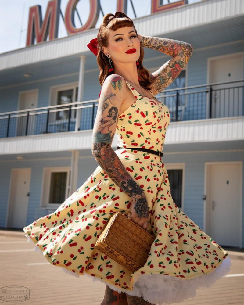 belle poque Fruit Printed Sweetheart Neck Flared 1950s Sleeveless A-Line Dress with Belt