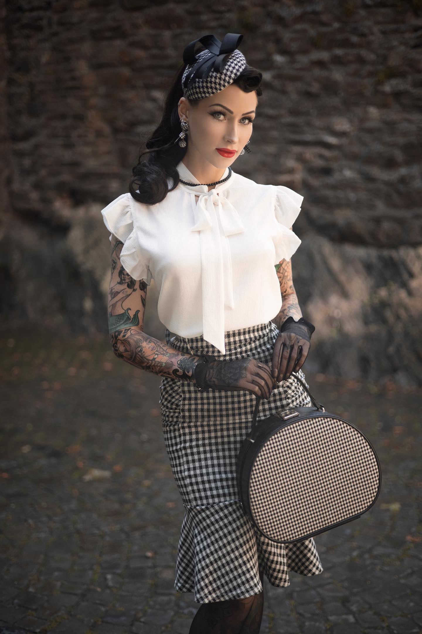 belle poque Houndstooth Mermaid Hem Shirred Detail Pencil Skirt with Belt