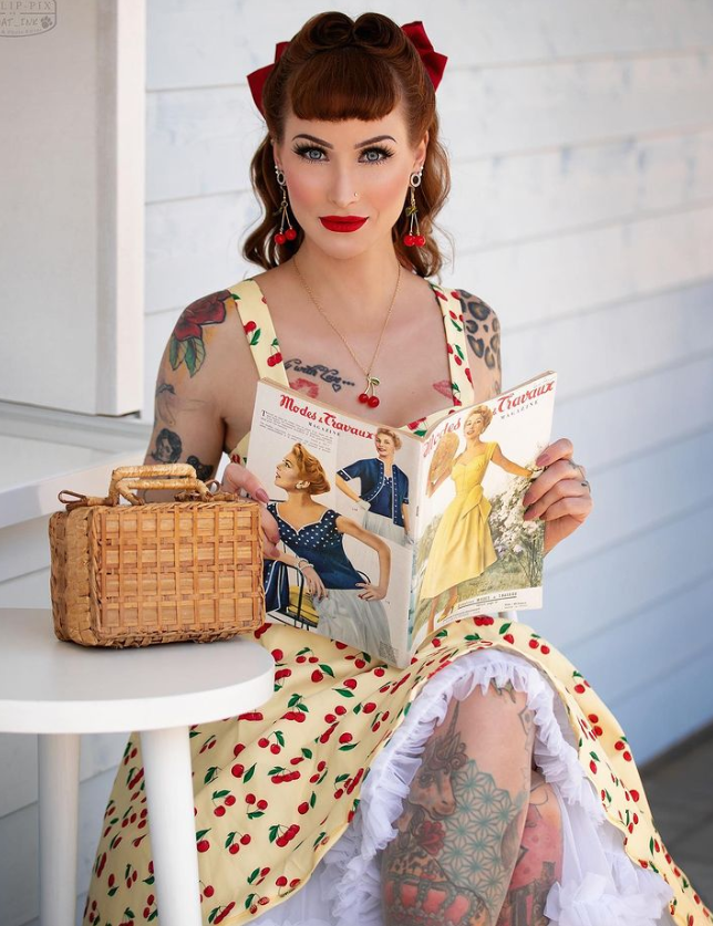 belle poque Fruit Printed Sweetheart Neck Flared 1950s Sleeveless A-Line Dress with Belt