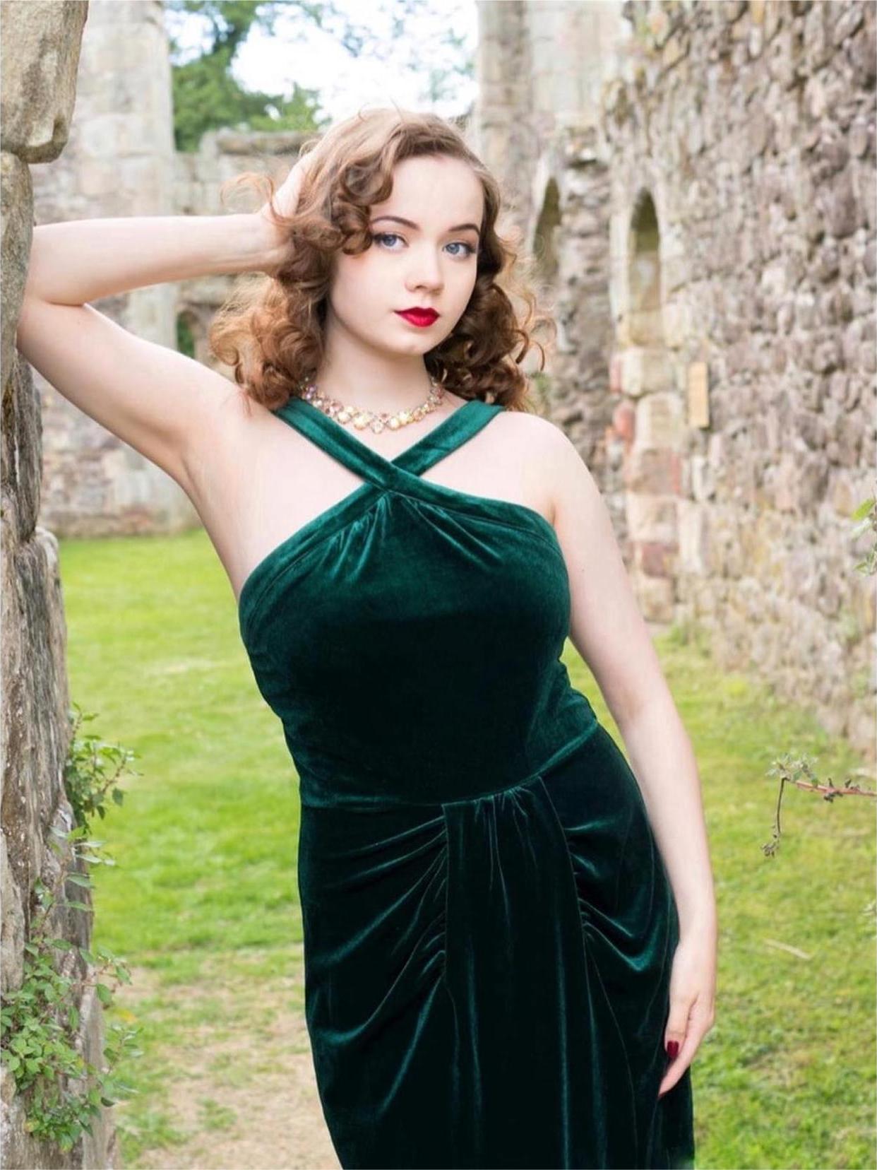 belle poque Vintage Front Slit Velvet Dress Halterneck Ruched Bodycon Dress