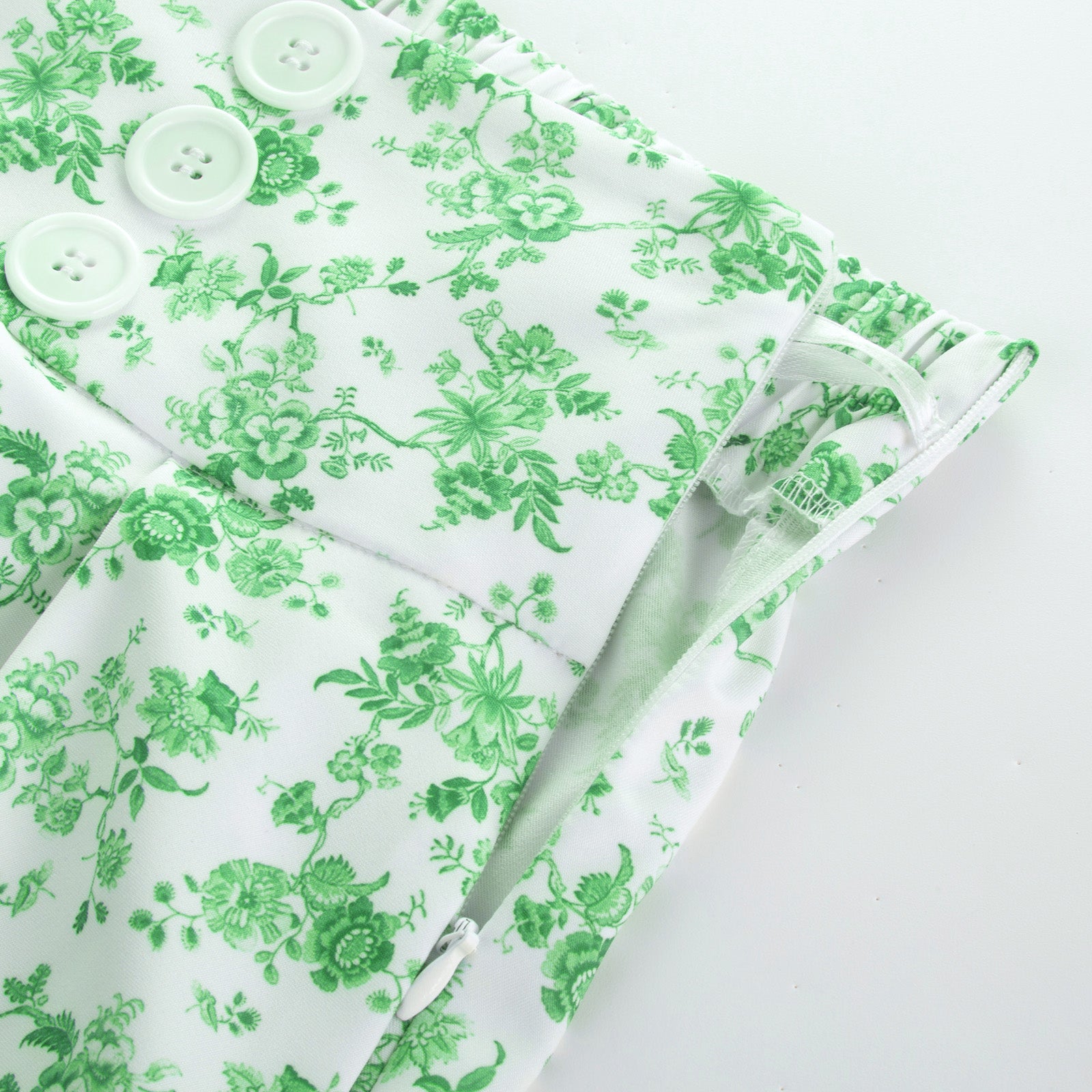 belle poque Pleated Buttons Decorated Elastic Waist High Waist Swing A-Line Skirt with Pockets